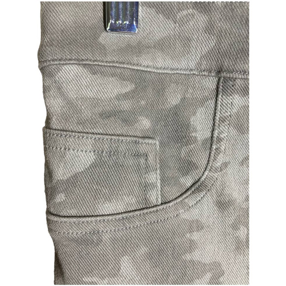 Spanx Light Camo Jean-ish Stone Wash Ankle Leggings - Medium - Picture 3 of 7